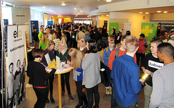 Yli 20 työnantajaa osallistui Kesätöihin! 2016 -tapahtumaan Otaniemessä 20.1.2016.