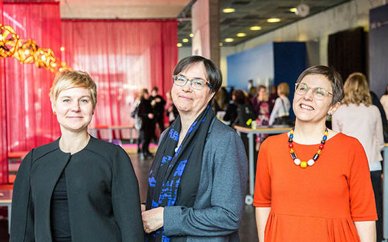 Service Designer Kirsikka Vaajakallio, Professor Anne Stenros and Professor Tuuli Mattelmäki presented perspectives on the design of change and experience in the alumni seminar at Aalto University on the International Women’s Day. According to the designers, services will become more individual from the user’s point of view and more holistic from that of the designer’s in future.