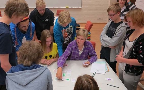 University Lecturer Riikka Kangaslampi has held science sessions on mathematics. Photo: Aalto University.