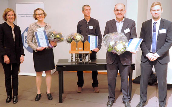 Award ceremony: Miimu Airaksinen (left), Leena Korkiala-Tanttu, Henry Gustavsson, Pauli Kolisoja and Juho Mansikkamäki, Chairman of the Board of the Finnish Geotechnical Society. 