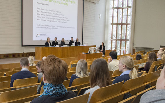 The panelists were Elisa Hauru, Hanna Hovi, Eino Joas, Sara Reponen and Vesa Sironen. The panel was moderated by Lotta Nurminen, a master’s student and trainee in the External Relations unit.