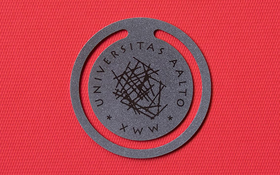 From spring 2018, bachelors students, masters students and architects graduating from Aalto University will receive a graduation pin as a timeless and stylish memento. Photo: Anni Kääriä