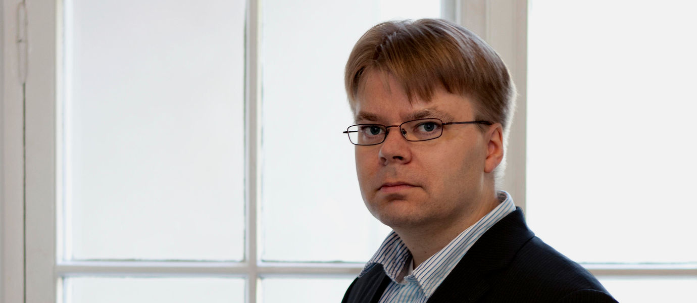 The photo shows Professor of Management science Timo Kuosmanen.