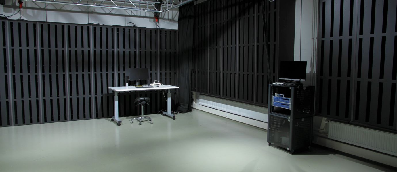 Variable acoustics room Arni at the Aalto Acoustics Lab