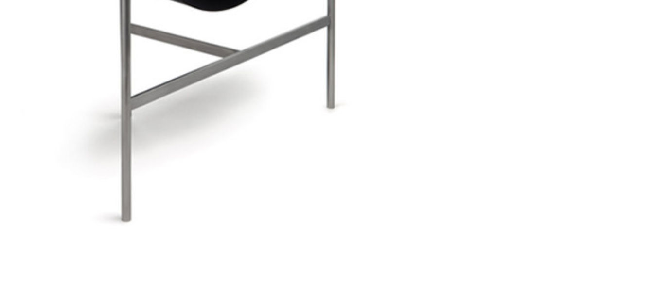 Aalto-yliopisto Muotoilun laitos, N°3 easy chair, Teräs ja nahka. Design: Mette Kahlos