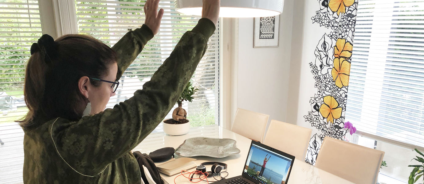 Anitta doing home exercise as a part of Wellbeing week's remote work event.  Photo: Anitta Pirnes