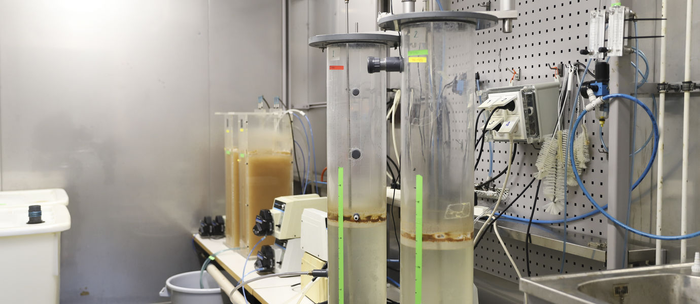 Micropollutants research system in water laboratory