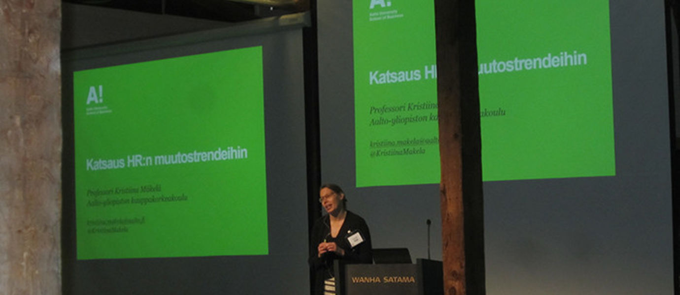 Professori Kristiina Mäkelä puhui HR:n muutostrendeistä Henkilöstöjohdon ryhmä HENRY ry:n järjestämässä Uudista ja Uudistu 2015 -tapahtumassa Wanhassa Satamassa 24.11.2015.