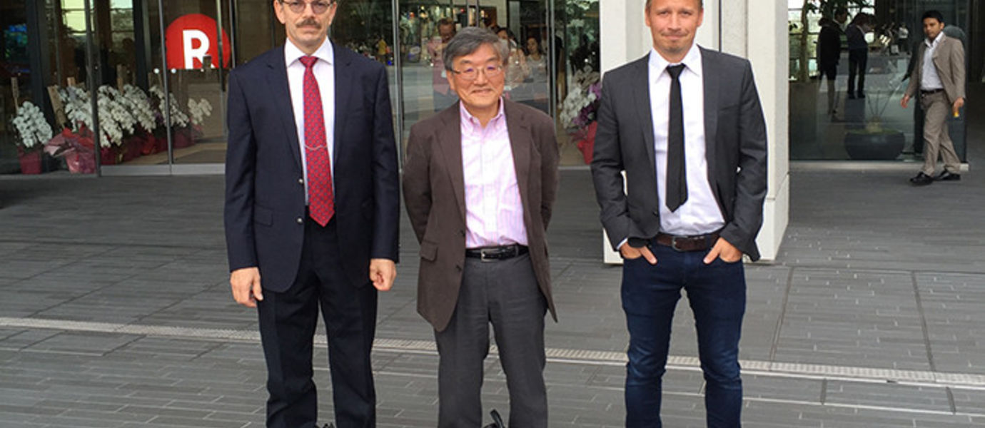 Professor Lasse Mitronen (left), Professor Jim Kijima and Professor Arto Lindblom in front of the headquarters of Japan's largest e-commerce corporation Rakuten in October 2015.