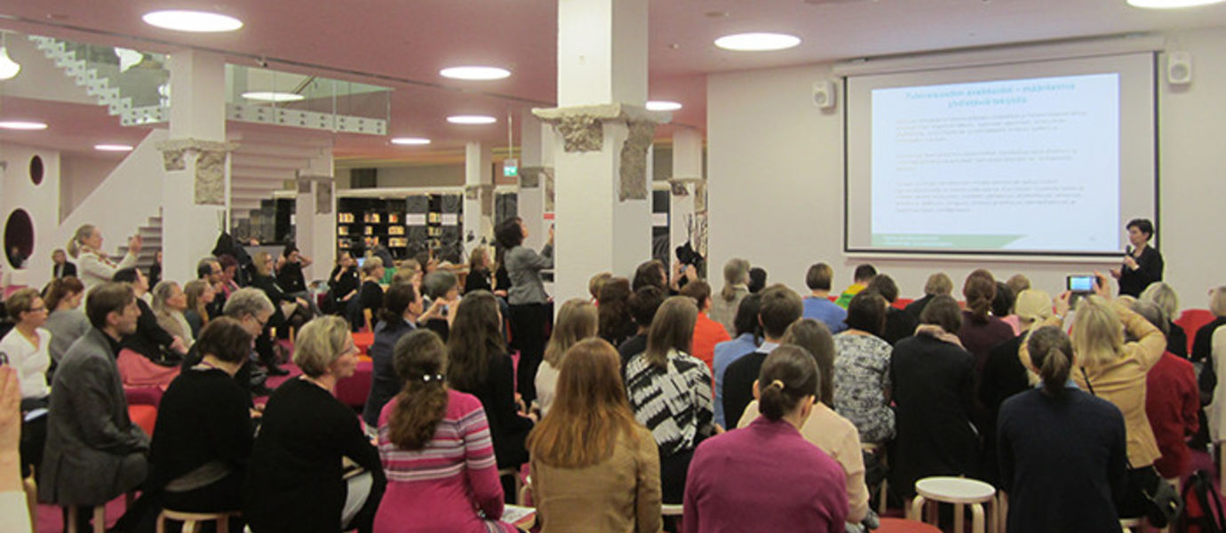 The traditional International Women's Day alumniseminar was held in the new Harald Herlin Learning Centre.