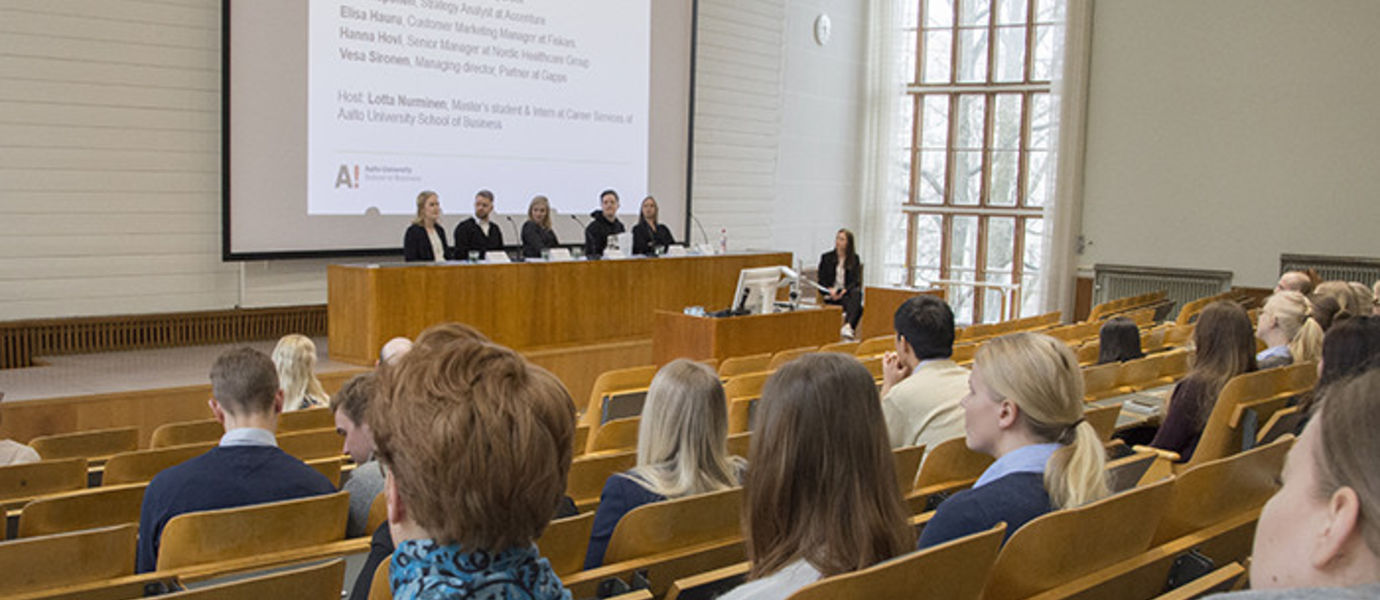 The panelists were Elisa Hauru, Hanna Hovi, Eino Joas, Sara Reponen and Vesa Sironen. The panel was moderated by Lotta Nurminen, a master’s student and trainee in the External Relations unit.