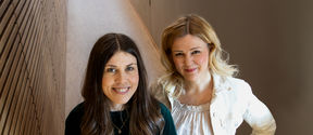 Emma Nordback vasemmalla ja Niina Nurmi oikealla. Kuva: Oona Hilli, Aalto-yliopistoU