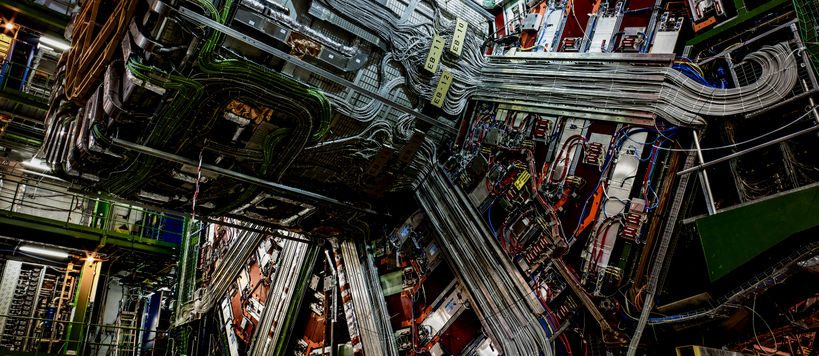 CERN's CMS Detector © 2007-2017 CERN