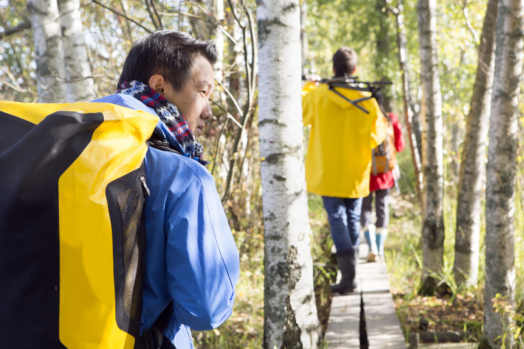 Students hiking at nature trail at Otaniemi birdwatching bay
