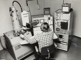  Research work using an electron microscope, University of Technology. Photo: AYY Archives 