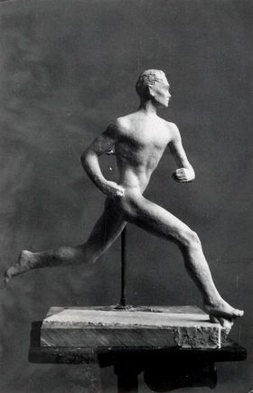 Paavo Nurmi running statue by Wäinö Aaltonen. Photo: AYY Archives