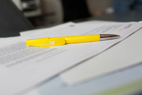 Yellow Aalto pen