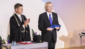 Olli Ikkala (right) was appointed Aalto Distinguished Professor in the Opening Ceremony of the academic year by President Ilkka Niemelä (left). Photo: Mikko Raskinen / Aalto University.