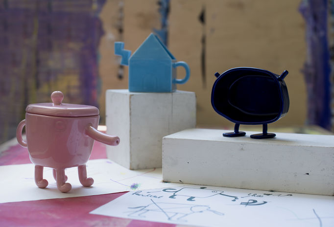 Anna Van der Lei & Kristos Mavrostomos: Chil-Dish (3D-tulostettua keramiikkaa lasten piirrosten mukaan). Kuva: Anne Kinnunen