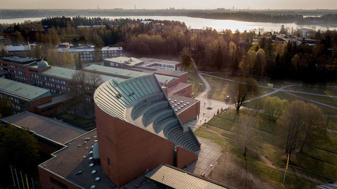 Aalto_University_campus_spring_2019_photo_Matti_Ahlgren.jpg