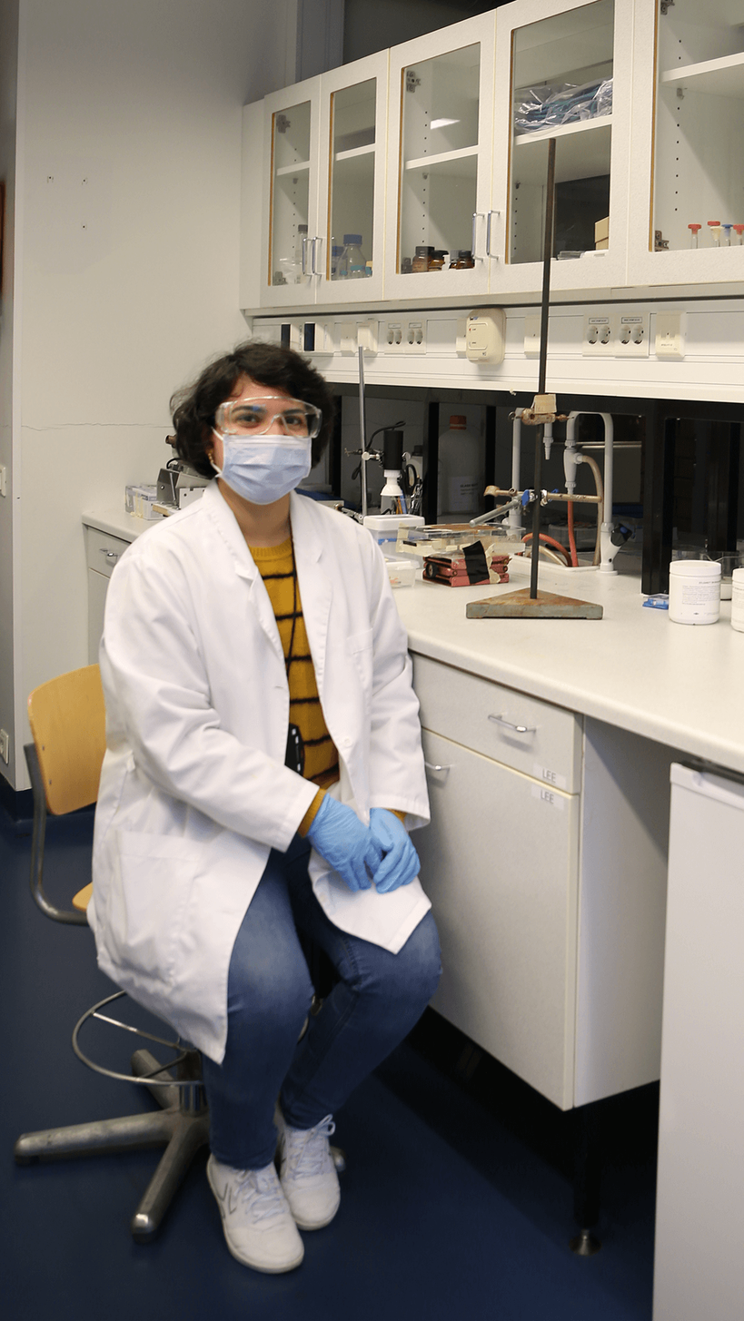 Maryam Esmaeilzadeh in the laboratory