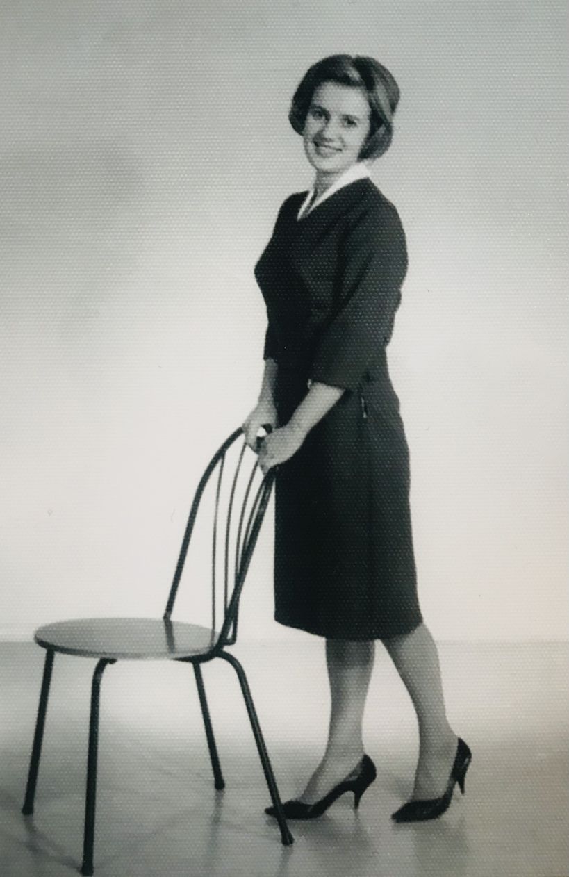 Kirsti Tamminen hippamekossaan vuonna 1964.