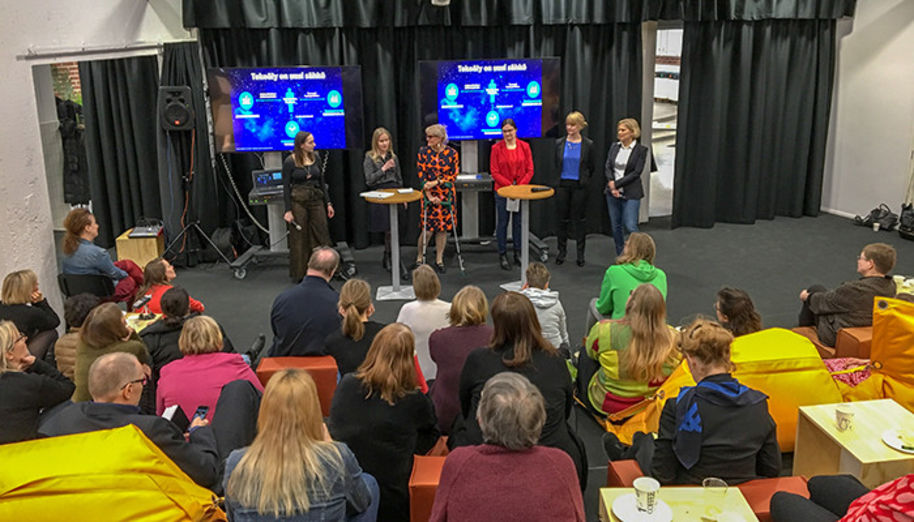 All the panelists and the moderator of the panel were Aalto University’s alumni.
