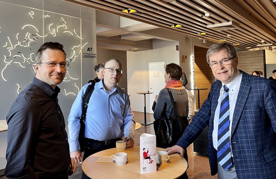 Ville Alopaeus (far left) and Jukka Seppälä (far right) attended the seminar.