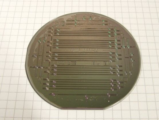 CHEM_Microfabrication group_Wafer with SU-8 separation chips