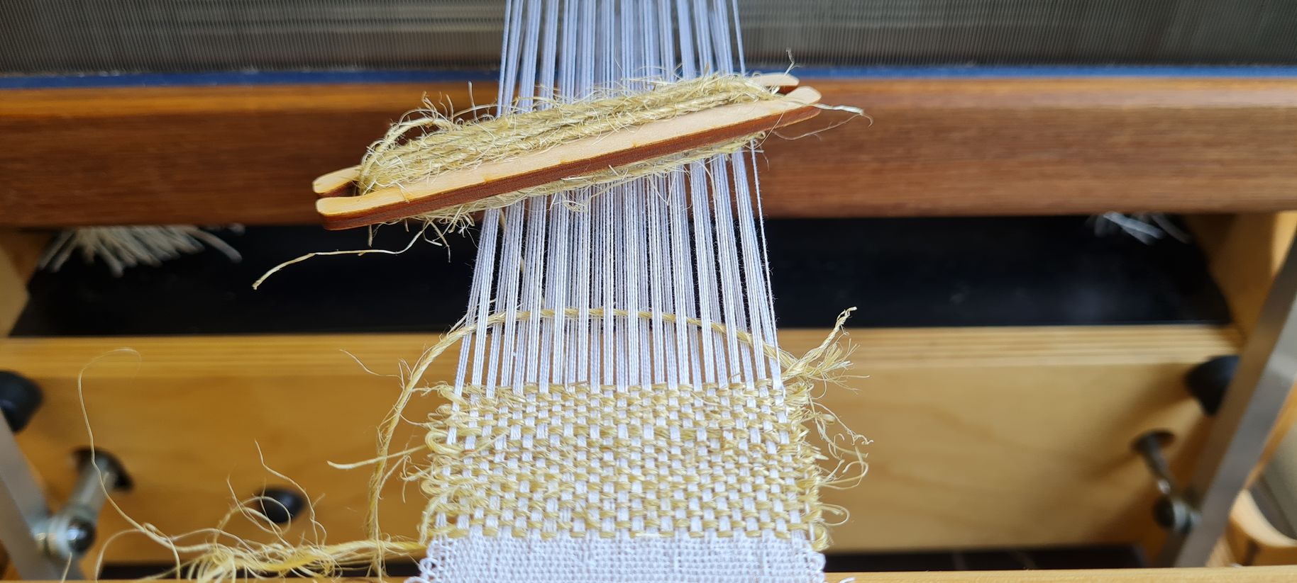 Lupine project, CHEMARTS 2022, weaving. Photo by Aalto University, Maija Vaara