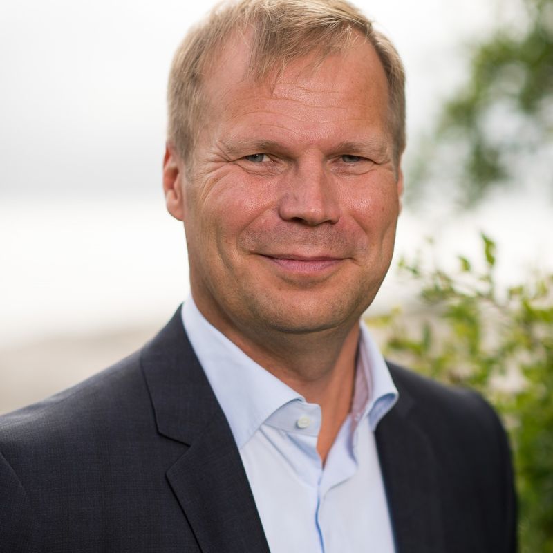 Portrait of Aalto University Executive in Residence Juha Akras